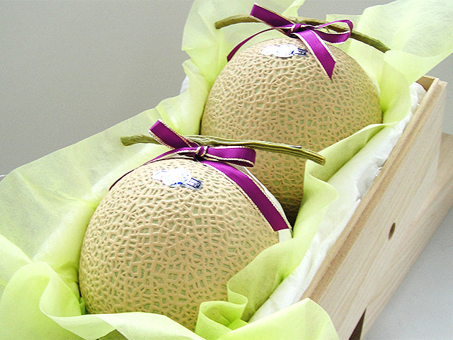 静岡県産 最上級 富士 クラウンメロン 高級桐箱 2玉 2.4kg~2.8kg(税込・送料別)