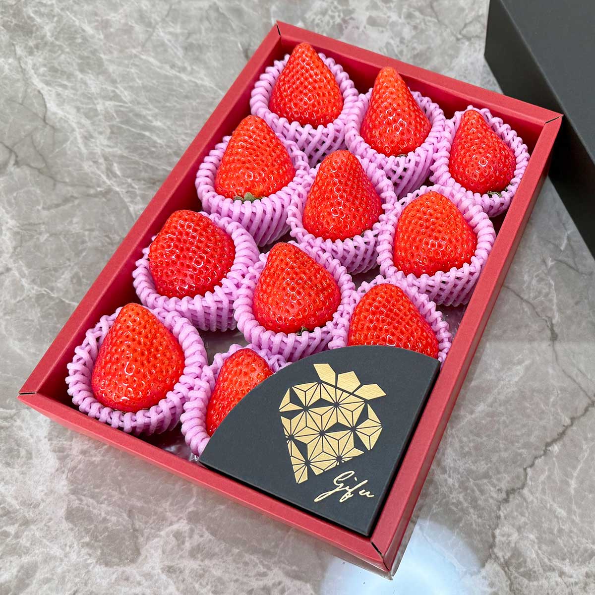 【岐阜県産】美濃娘（みのむすめ） 650g（9粒〜15粒）