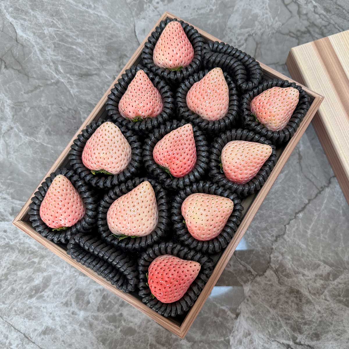 【奈良県産】コットンベリー350g（6粒〜12粒）吉野杉箱入